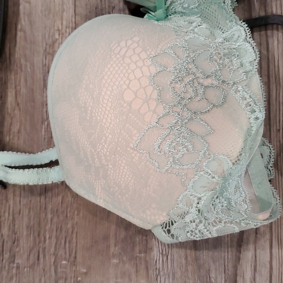 Rene Rofe Set of 2 Size 34C Bras - Picture 2 of 6